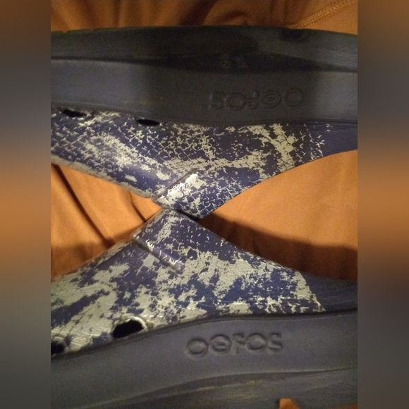 OOFOS Clogs - Picture 3 of 5